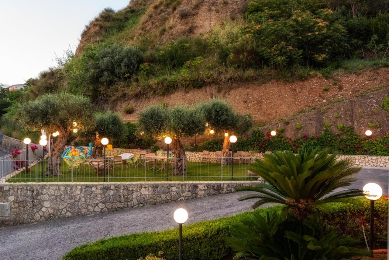مبيت وإفطار بلفيديري ماريتّيمو La Risacca Relais المظهر الخارجي الصورة
