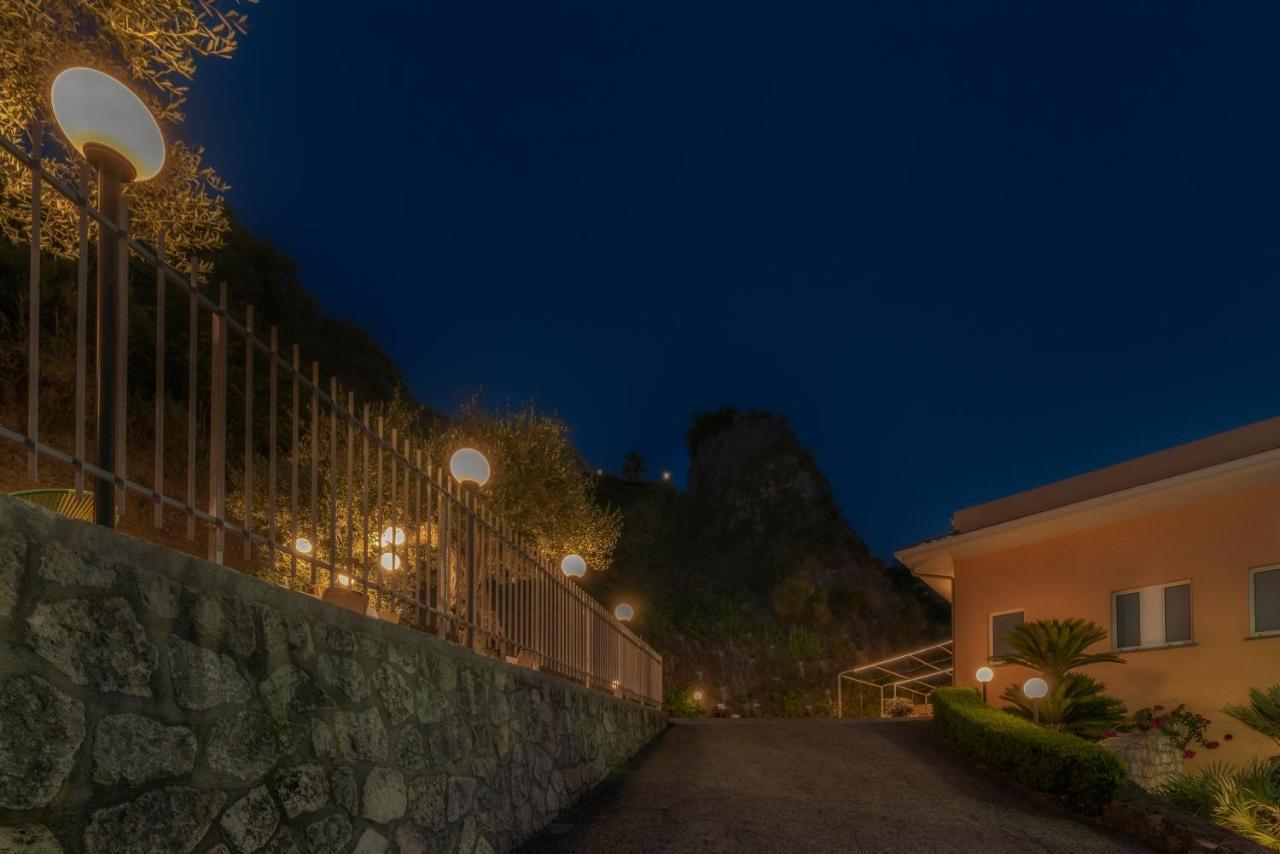 مبيت وإفطار بلفيديري ماريتّيمو La Risacca Relais المظهر الخارجي الصورة
